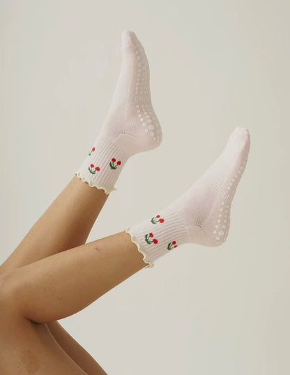 🍒 ruffle pilate socks- pink